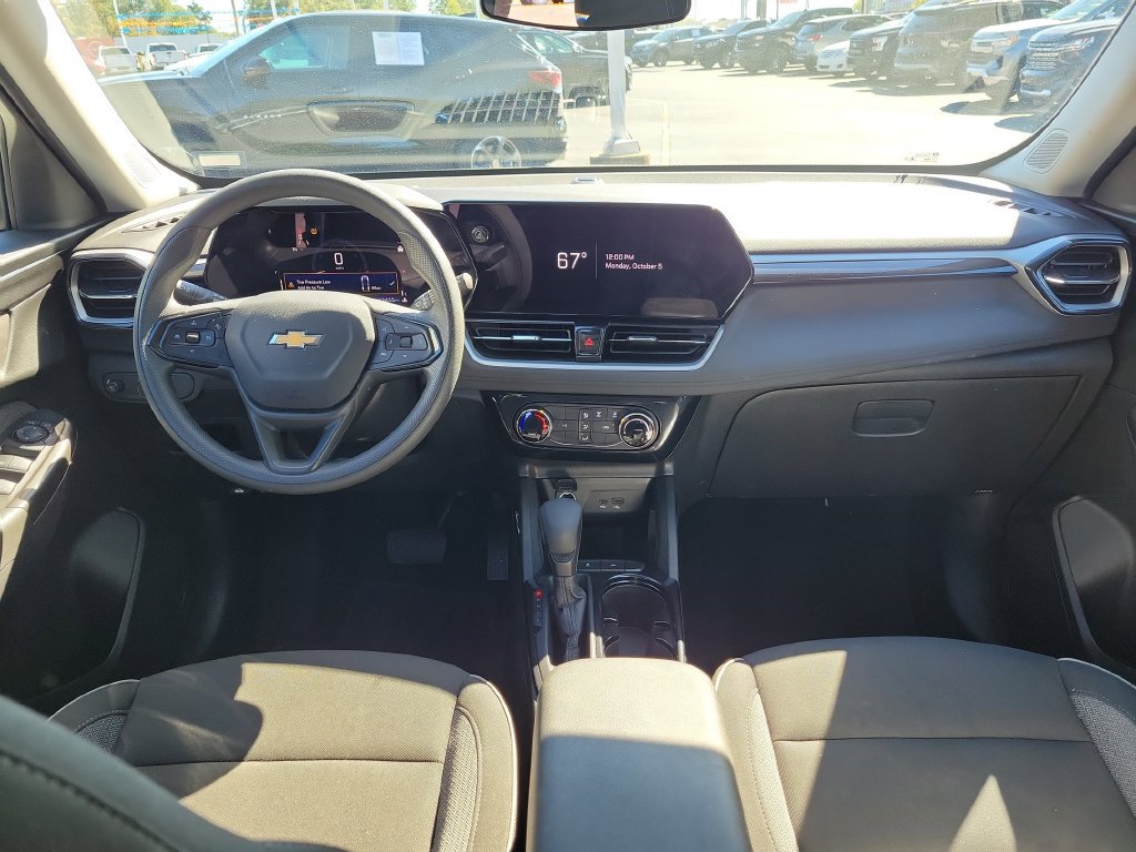Used 2025 Chevrolet TrailBlazer LT FWD image 13