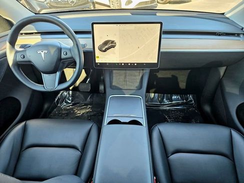 Used 2023 Tesla Model Y Long Range image 25