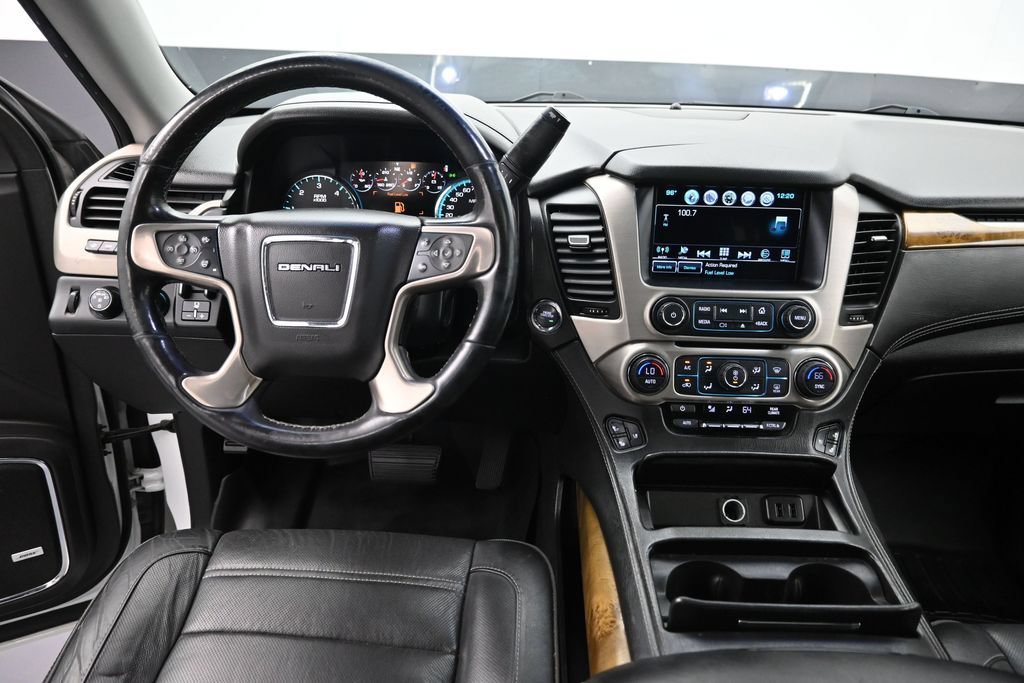 Used 2017 GMC Yukon Denali w/ Open Road Package AWD/4WD image 11