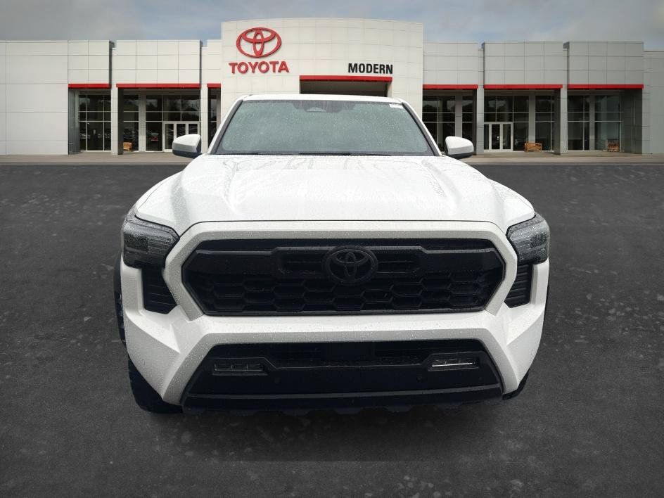 Used 2024 Toyota Tacoma TRD Off-Road w/ TRD Off Road Upgrade Package AWD/4WD image 2