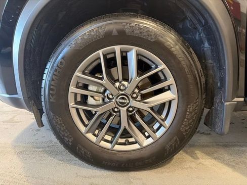 Used 2023 Nissan Rogue S AWD/4WD image 28
