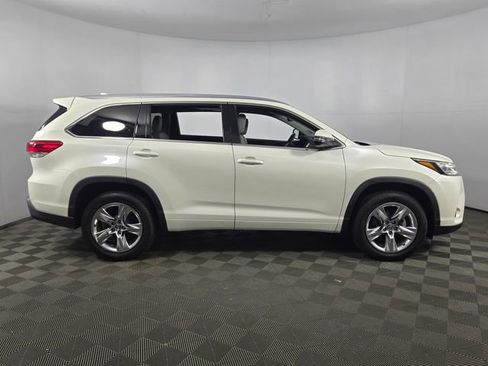 Used 2018 Toyota Highlander Limited image 10