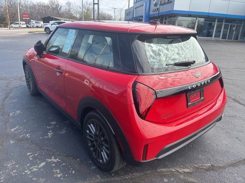 Used 2025 MINI Cooper 2-Door Hardtop image 3