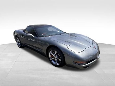 Used 2004 Chevrolet Corvette Convertible w/ Preferred Equipment Group RWD image 8