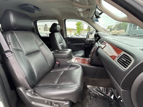 Used 2013 Chevrolet Suburban LTZ AWD/4WD image 15