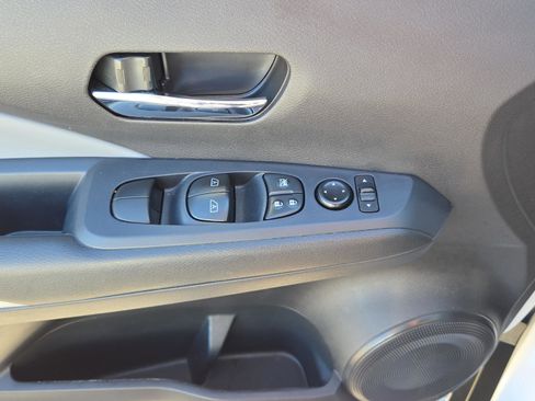 Used 2023 Nissan Kicks SR w/ SR Premium Package image 26