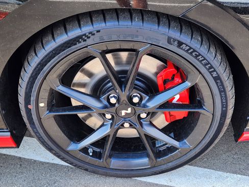 New 2025 Hyundai Elantra N image 17