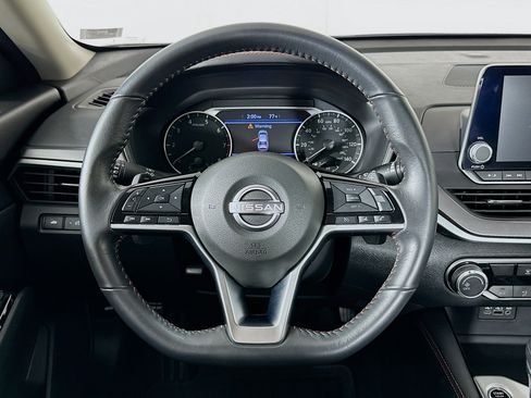 Used 2023 Nissan Altima 2.5 SR FWD image 18