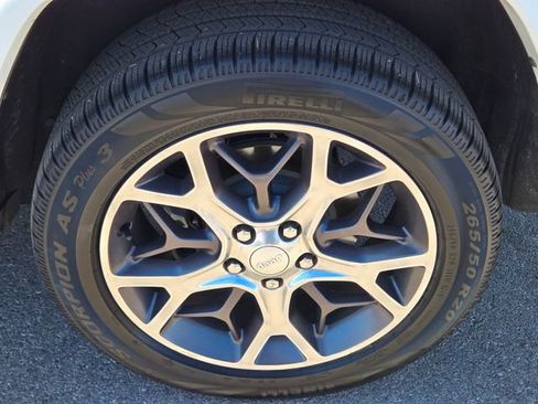 Used 2018 Jeep Grand Cherokee Limited image 11