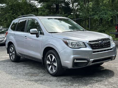 Used 2017 Subaru Forester 2.5i Premium w/ All-Weather Package AWD/4WD image 19