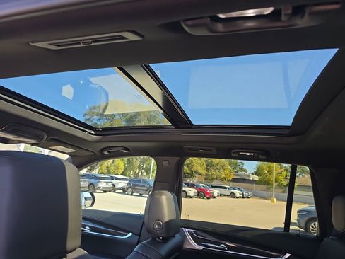 Used 2025 Cadillac XT6 Sport image 34