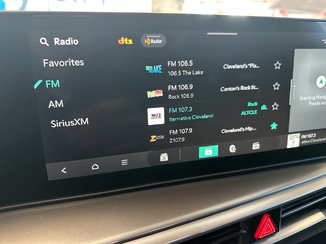 Certified 2025 Kia Sorento EX w/ Panoramic Sunroof Package AWD/4WD image 14
