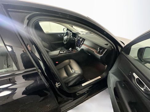 Used 2024 Volvo S60 B5 Plus image 31