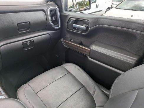 Used 2021 Chevrolet Silverado 1500 LT Trail Boss AWD/4WD image 16