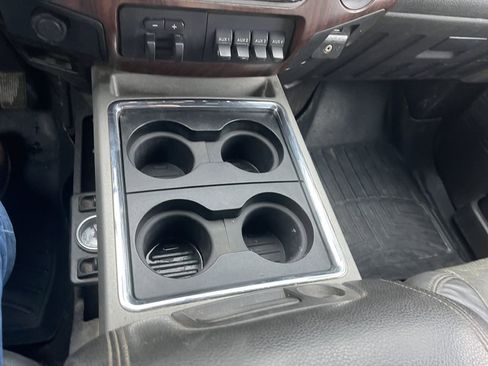 Used 2011 Ford F250 Lariat w/ Lariat Interior Pkg image 26