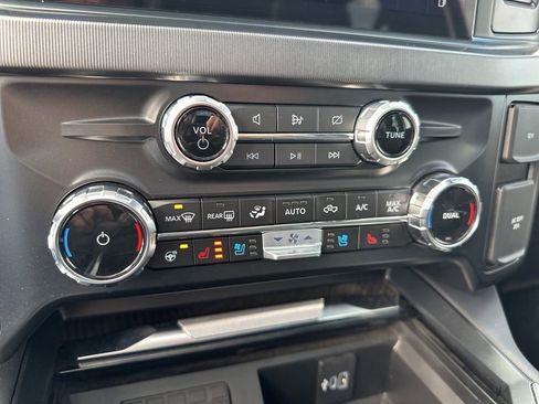 Used 2024 Ford F250 Platinum image 36