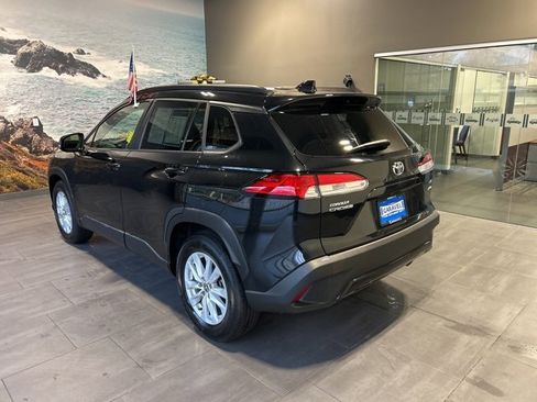 Used 2024 Toyota Corolla Cross LE image 34