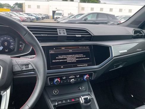 Certified 2025 Audi Q3 2.0T Premium Plus w/ Premium Plus Package AWD/4WD image 6
