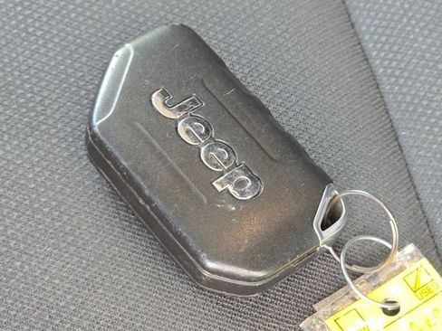 Used 2020 Jeep Wrangler Unlimited Sport AWD/4WD image 35