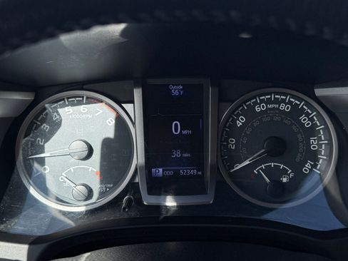 Used 2018 Toyota Tacoma SR5 image 22