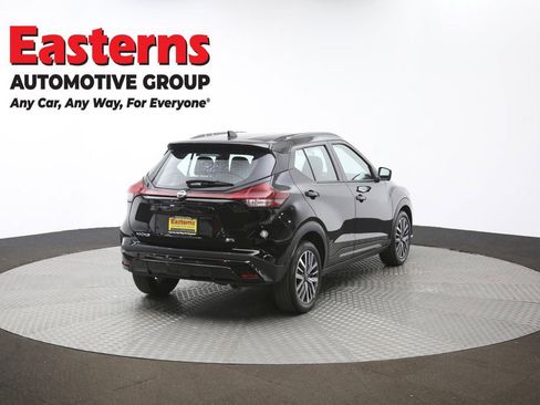 Used 2024 Nissan Kicks SR image 39