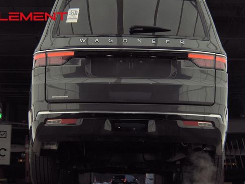 Used 2023 Jeep Wagoneer 4WD image 7