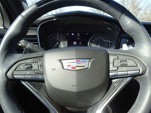 Certified 2024 Cadillac XT6 Sport w/ Technology Package image 18