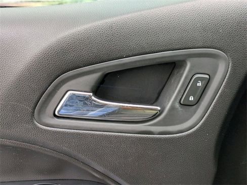 Used 2017 Chevrolet Colorado LT w/ Midnight Edition image 11