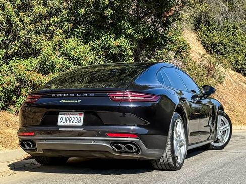 Used 2018 Porsche Panamera 4 image 17