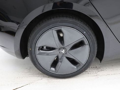 Used 2020 Tesla Model 3 Standard Range Plus image 9