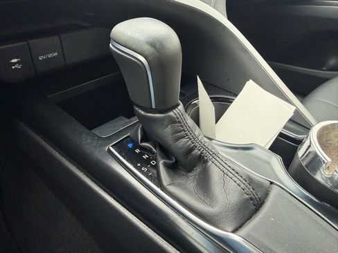 Used 2018 Toyota Camry SE w/ Moonroof Package image 23