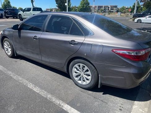 Used 2015 Toyota Camry LE FWD image 5