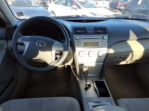 Used 2011 Toyota Camry LE image 15