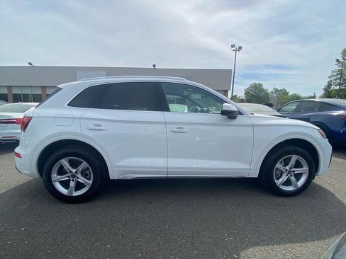 Used 2023 Audi Q5 2.0T Premium w/ Convenience Package AWD/4WD image 2