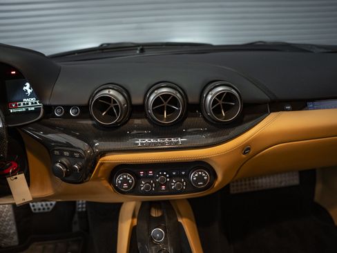 Used 2014 Ferrari F12 Berlinetta RWD image 39