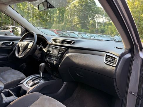 Used 2016 Nissan Rogue SV AWD/4WD image 21