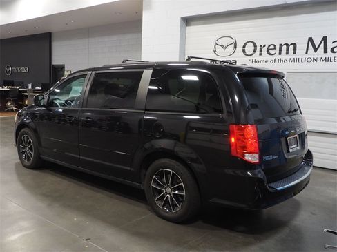Used 2017 Dodge Grand Caravan GT image 21