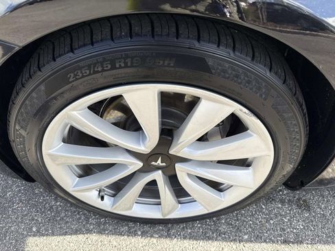 Used 2018 Tesla Model 3 Long Range image 12