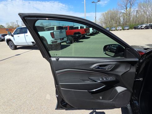 Certified 2024 Chevrolet Trax RS w/ Driver Confidence Package image 12