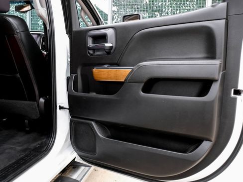 Used 2019 Chevrolet Silverado 3500 LTZ w/ Duramax Plus Package image 40