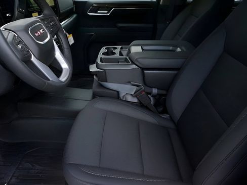 Used 2025 GMC Sierra 1500 Elevation RWD image 9
