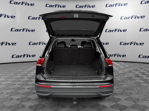 Used 2024 Volkswagen Tiguan SE AWD/4WD image 11