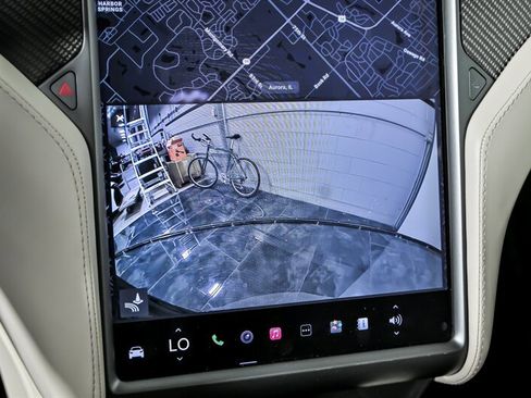 Used 2018 Tesla Model X 100D image 30