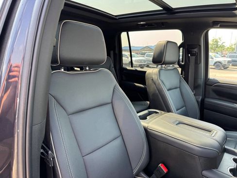 Used 2024 GMC Yukon XL SLT image 32