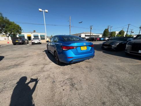 Used 2025 Nissan Sentra SV FWD image 10