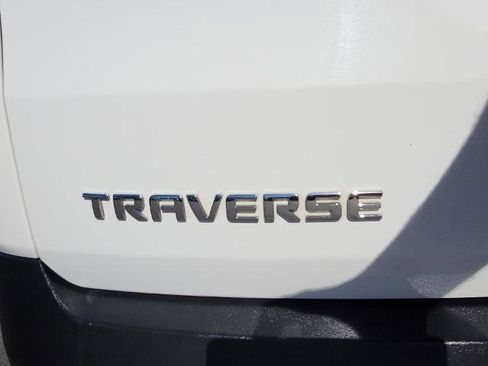 Used 2021 Chevrolet Traverse LS image 29