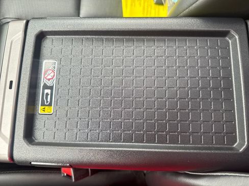 Used 2026 Toyota RAV4 XLE Premium w/ Panoramic Sun Roof Package AWD/4WD image 28
