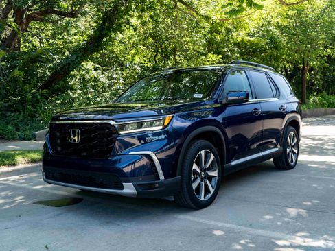 Used 2024 Honda Pilot Touring image 5