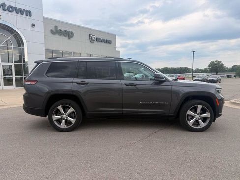 Used 2021 Jeep Grand Cherokee L Limited AWD/4WD image 2