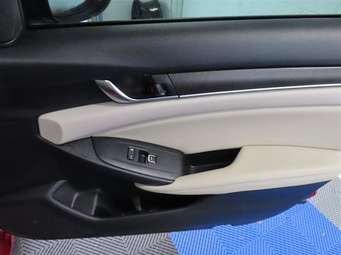 Used 2020 Honda Accord EX image 30